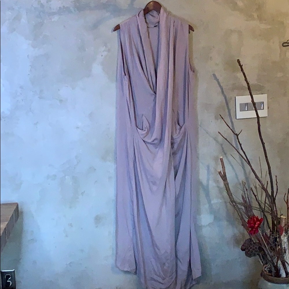 Asymmetrical V Neck maxi sun dress in gray - Picture 4 of 5